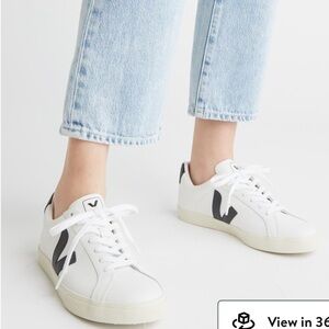 Veja Esplar Sneaker Black and White